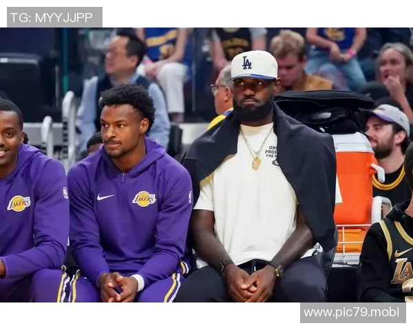 队记:湖人下放克内克特与蒂耶罗参加南湾训练 队记:湖人下放克内克特与蒂耶罗参加南湾训练